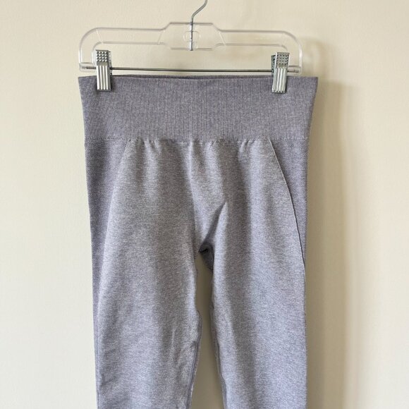 Gymshark Gray Leggings Size Medium - Picture 2 of 6